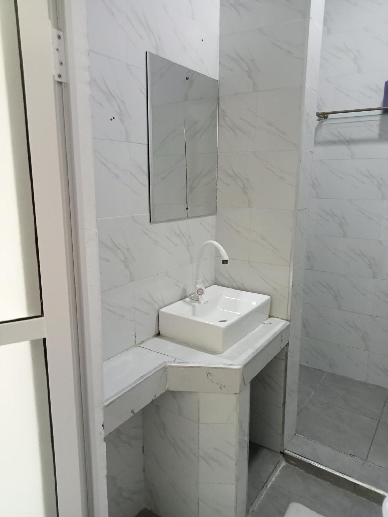 Queens Luxury Studio Момбаса Экстерьер фото