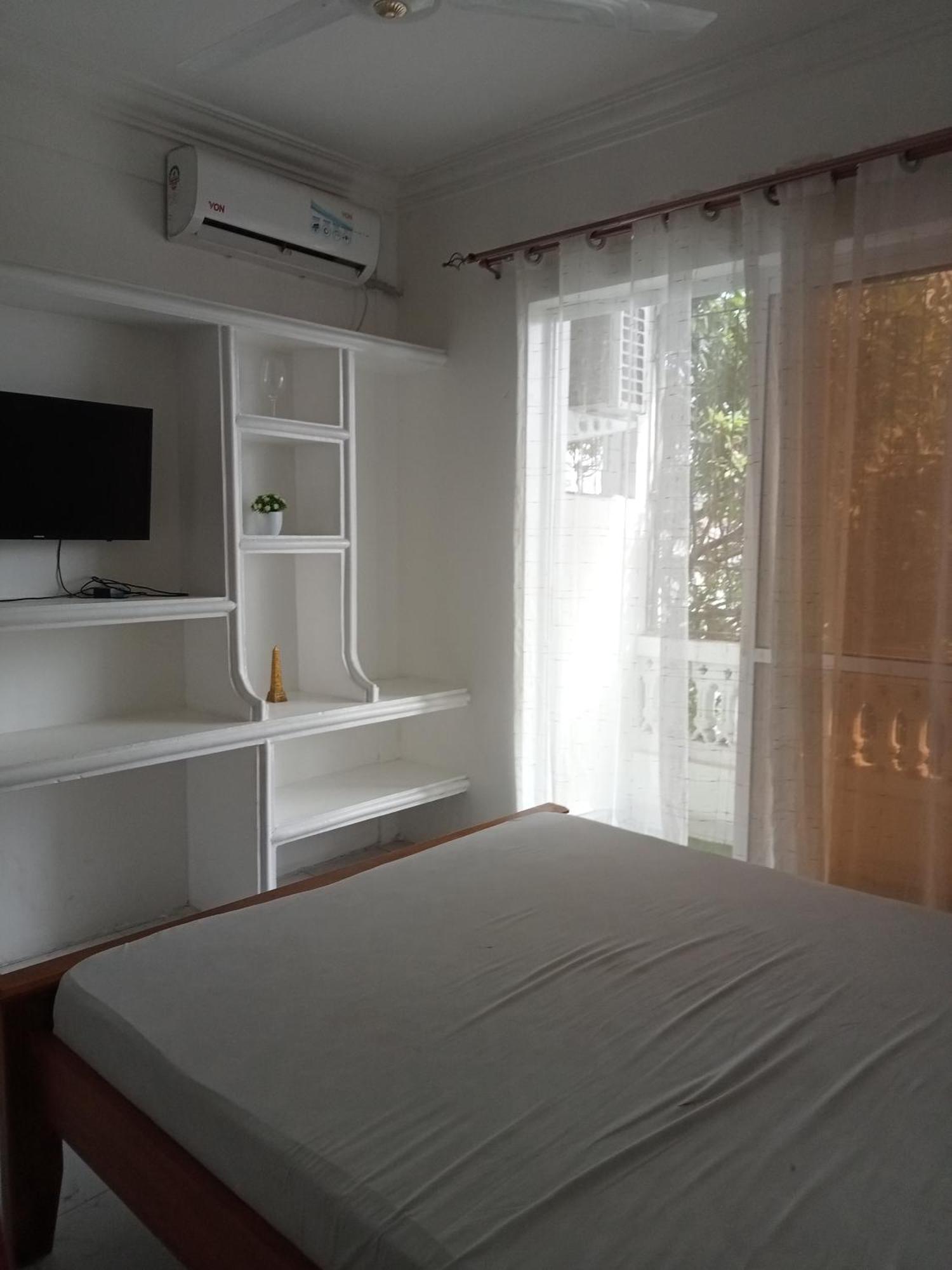 Queens Luxury Studio Момбаса Экстерьер фото